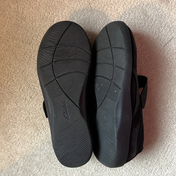 Clark’s cloudsteppers velcro Mary Jane’s - Picture 4 of 6